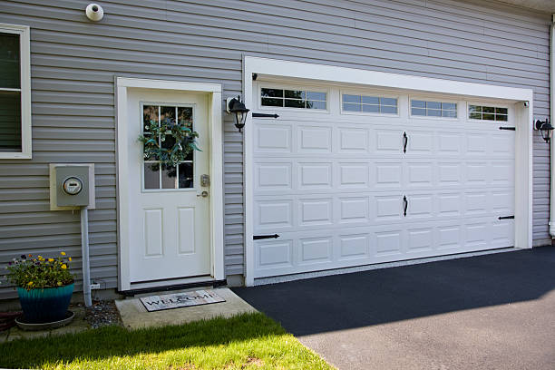 24/7 Emergency Garage Door Panel Replacement experts in Madison Lake, MN